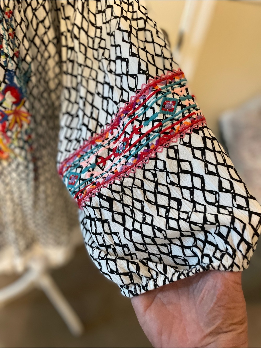 CALESSA Embroidered White Tunic with Multicolor Floral Detail - Picture 5 of 15